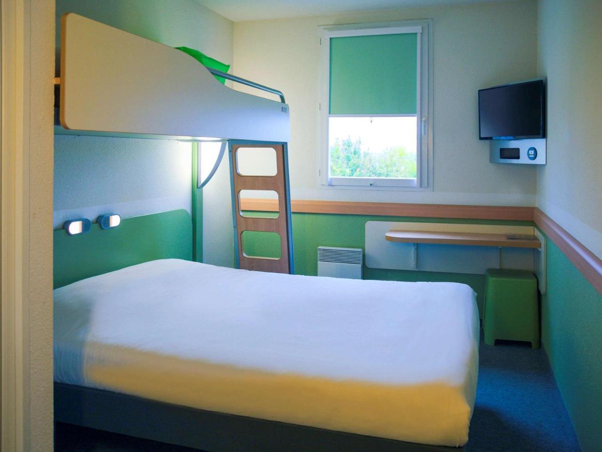 Ibis Budget Niort - La Creche Exterior foto